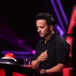 Luis Fonsi Instagram - Hoy es día de @lavozantena3 Dejen su corazón si son del #TeamFonsi ❤️ 📷: @robertosastrephoto