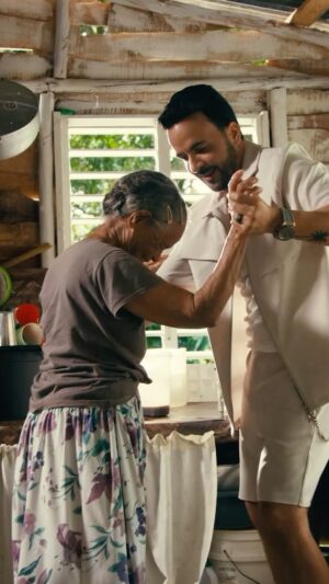 Luis Fonsi Instagram - Y aprovechando que es San Valentín les dejo este regalo por aquí 🔥 
#LaRomana