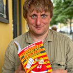 Lukáš Pavlásek Instagram - Jestli počkáš trochu dýl, tak sem přijde krokodýl. Mezi dětmi oblíbená knížka mých nezbedných básniček vyšla už ve třetím vydání. K dostání u všech knihkupců. #kniha #basne #deti #jestlipockastrochudyltaksemprijdekrokodyl #prvotridniblaznimajpotizeskazni #vetmejakovrancijdoutripocuranci #nove #vydani #knihkupectvi #lukaspavlasek