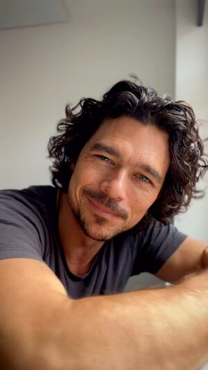 Luke Arnold Instagram - I’m signing books at @forbiddenplanet this Saturday at 2pm! Would love to see you there!
Unfortunately, Toby Stephens’s appearance is now “pending” as we wait on his current filming schedule. Hopefully he’ll make it. Either way we’ll have some fun!