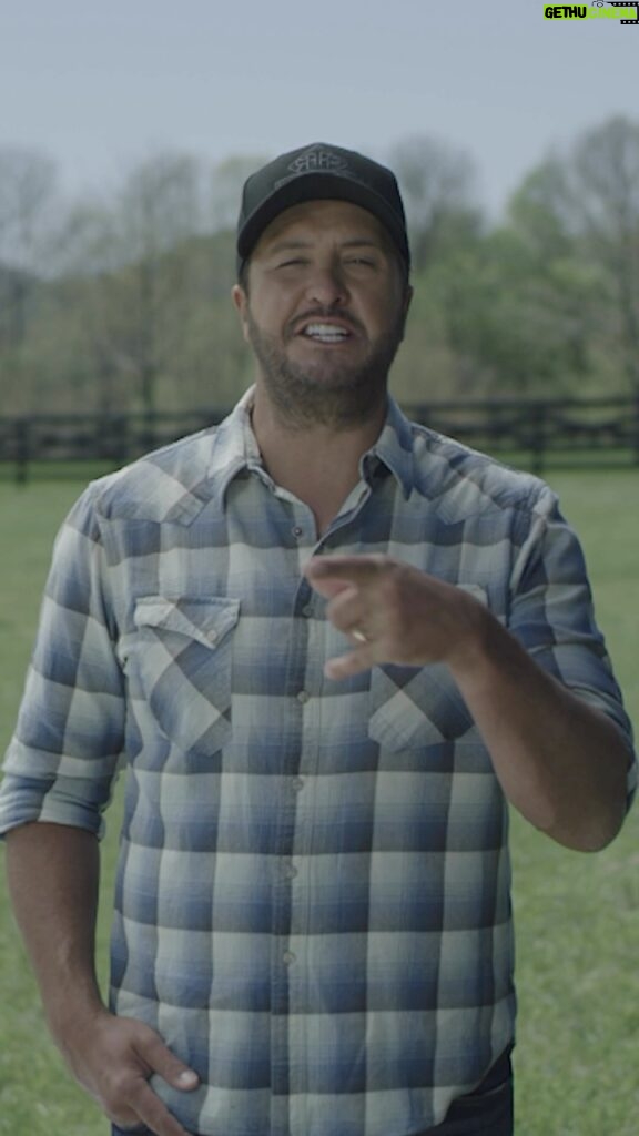 Luke Bryan Instagram - This week farmers are gathering from all over the country for the @farmprogress Show in Decatur, Illinois, where they’ll learn all about the newest developments in agriculture. My friends @bayer4cropsus, @bayerus, and I would like to thank these farmers for all that they do. Share your love to these farmers with #HerestotheFarmer. #BayerPartner #FarmTour2023 #FPS23