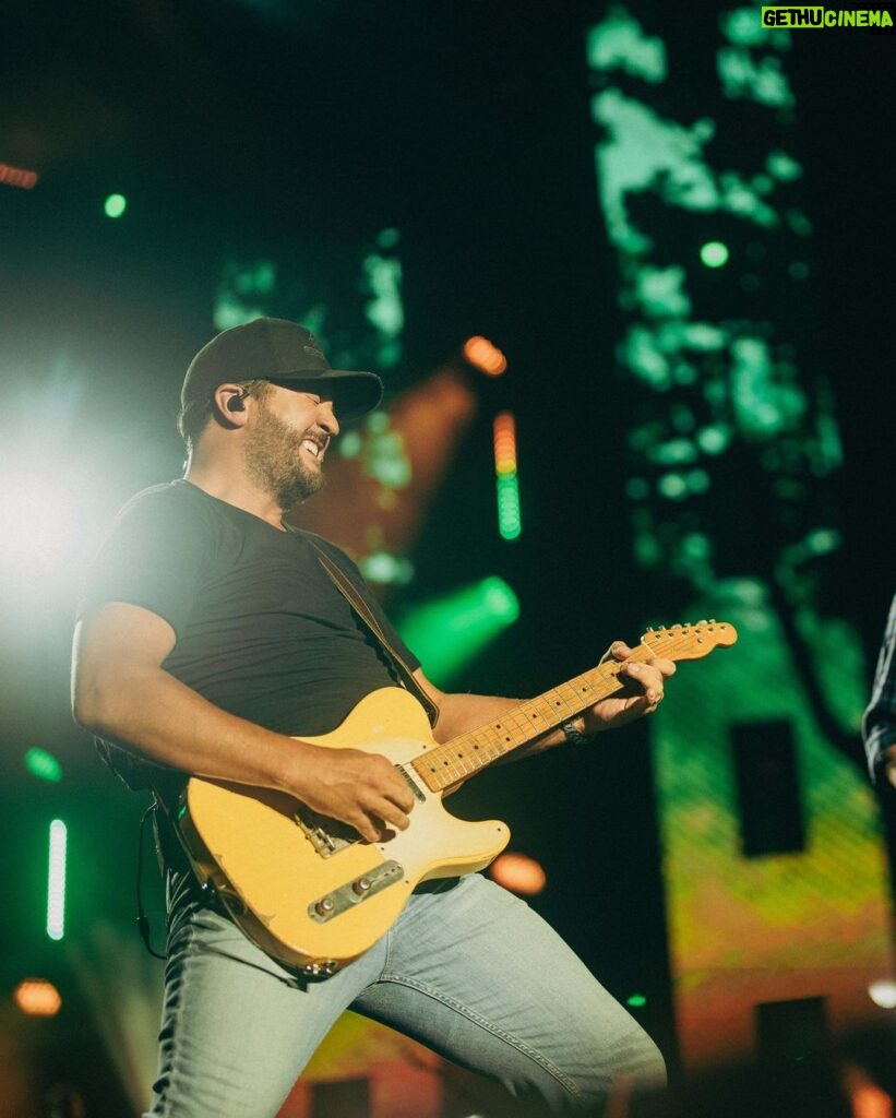 Luke Bryan Instagram - Didn’t want this weekend to end! Thank you @fasterhorsesfestival, @windycitysmokeout, and Hershey! #CountryOnTour