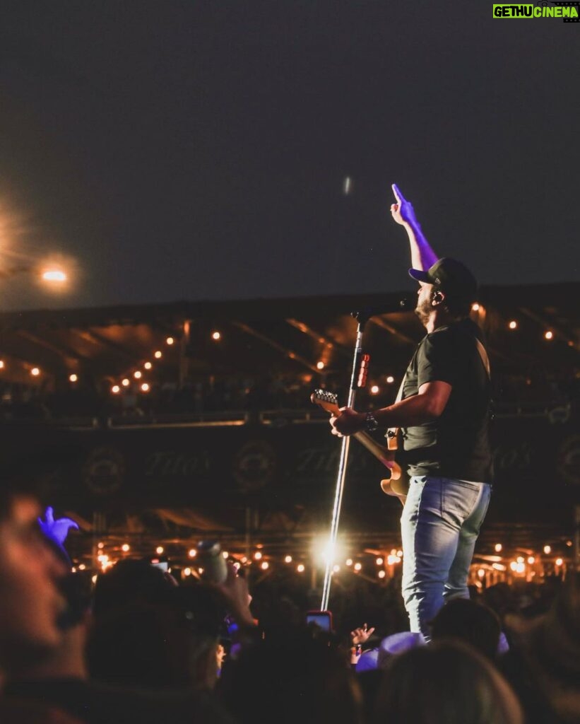 Luke Bryan Instagram - Didn’t want this weekend to end! Thank you @fasterhorsesfestival, @windycitysmokeout, and Hershey! #CountryOnTour