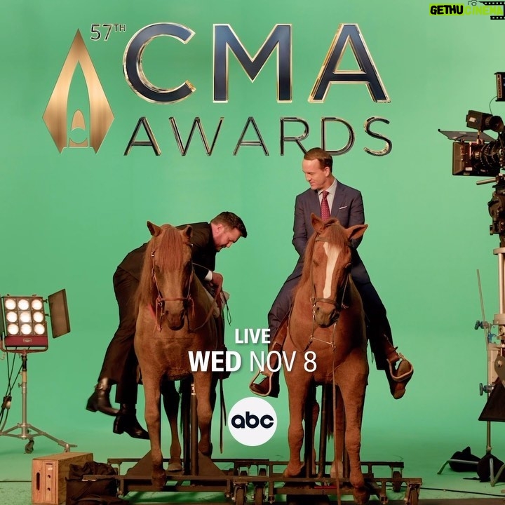 Luke Bryan Instagram - Giddy up, partners! Hosting ✨icons✨ @LukeBryan and @PeytonManning, are heading BACK to the #CMAawards stage to host Country Music’s Biggest Night Wednesday, Nov. 8 on @ABCNetwork! It’s truly somethin’ special 🏆