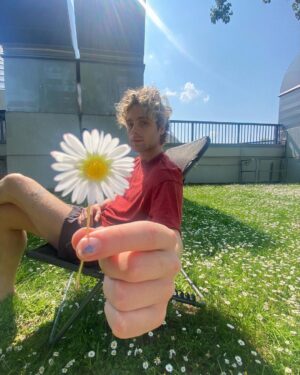 Luke Hemmings Instagram - Life on tour 🌼