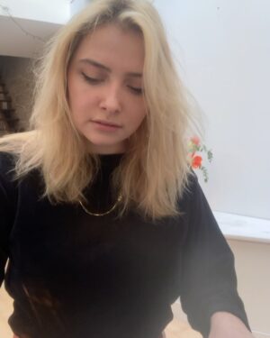 Lula Cotton-Frapier Instagram - @yellestagram « j’veux un chien »
