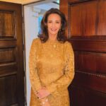 Lynda Carter Instagram - Back in DC and ready to go out. 😎