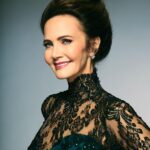 Lynda Carter Instagram - How it started vs. how it’s going ❤️ 📸 @lindsayadler_photo