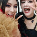 MARiA Instagram - あけましておめでとうおめでとうございますっ！ まさか！中国で新年を迎える時が来るなんて！ みんなでカウントダウンしてとてもハッピーな幕開けです✨ 31日は 東方TVと北京TV 二つの番組で歌わせていただきました！ みんな見てくれたかなっ。 心を込めて全力で精一杯歌いました。 みんなに届いていたら幸せです。 新年快乐❤️ 今年も全身全霊で愛を歌います。 たくさんお愛できますように😌✨ みなさま良いお正月を🎍過ごしてね🫶🏻 （一枚目はファンの方が作ってくれたやつ！すごいっ！綺麗！ありがとう！） #MARiA #GARNiDELiA #ガルニデ #小美 #美依礼芽