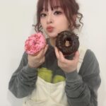 MARiA Instagram - 今日も一日頑張ってるから ドーナツ🍩2個食べていい、、、よね！！！！！！！！！（圧） #MARiA #美依礼芽 #小美