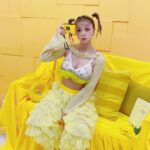 MARiA Instagram - 💛🐥💛🐣💛 #メイリア写真集第4弾特典ブロマイド #MARiA #ガルニデ #メイリア　#めいりあ　#小美 #美依礼芽　#黄メイリア