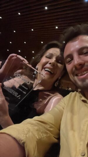 Mónica Gonzaga Instagram - Mejor Actriz de reparto drama en los
Premios Condor de Plata. 🏆 Por mi interpretación de Gladys en #Barrabrava @primevideolat 

Que además ganó como Mejor Serie Drama y @matiasmayer ganó como Mejor Actor dramático. 👏🏻

La felicidad no me entra en el cuerpo! 🙌🏻

Gracias Claudia Arce @claudiaarceok por vestirme en esta noche tan especial! 

Gracias Jesús Braceras @jesusbraceras , Gaby Nicoli @gabrielnicoli , Laura Andino @lauraandino_ y Flor Limonoff @florlimonoff por confiar en mi! A todo el equipo y mis compañeros por un trabajo increíble. 🤍

Gracias a todos por apoyar producciones Argentinas!

#monicagonzaga #gonzagamonica #actoresargentinos #actricesargentinas #cineargentino #cine #barrabrava #primevideolat #olmedoyporcel #olmedo #porcel