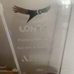 Mónica Gonzaga Instagram - Quería tomarme el tiempo para hacer una publicación exclusivamente agradeciendo. Es que haber ganado el premio a Mejor Actriz de Reparto Drama, por mi papel de Gladys en #barrabravas es algo que genuinamente no esperaba y del que solo tengo palabras de agradecimiento. Gracias @acca_cinecronistas por el reconocimiento. A @jesusbraceras , @gabrielnicoli y @florlimonoff por darme esta increíble oportunidad. A @primevideolat por materializar este increíble proyecto. A @garbaldition, @danielortega_photos , @cimarron_cine y @lauraandino_ A mi hijo y representante artístico, @adrisessa por siempre estar a mi lado. A todos mis compañeros de elenco, asesores de mi personaje. Fueron sin duda, de los más felices y divertidos días de filmación. La felicidad no me entra en el cuerpo, gracias y más gracias por este reconocimiento. 🤍 #monicagonzaga #gonzagamonica #olmedoyporcel #olmedo #porcel #actoresargentinos #cineargentino #actricesargentinas #barrabravas #primevideolat