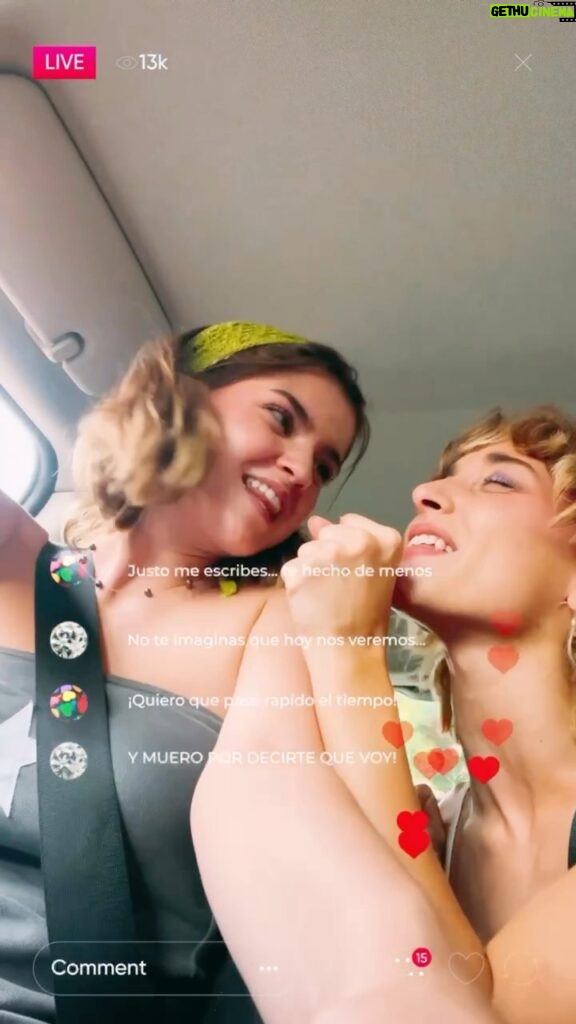 Mónica Mara Instagram - De compartir pupitre a compartir cámara. Es un gustazo compartir este sueño amiga <<33 t'estimo