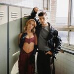 Mónica Mara Instagram - Vivir el sueño de ser una chica pop rodando este videoclip fue bastante guay pero de la manita de mi @pablobrotonss ya esque no se puede pedir más :,) literalmente montamos la coreo en el parking de mi edificio y estoy muy orgullosa la verdad todo serio pero la realidad es el ultimo vídeo jejej Fotitos de @quietocarlos que tiene un ojo mágico <3 MUAH @intense.artistry @esterniggs Estilismo @lauramarind assist. @pabloroca24