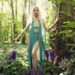 Ma'Ma Queen Instagram - The fantasy of a fashionable fairy cuaght in a random act of modeling in her natural environment 🧚‍♀️ Make up and hair by @iammamaqueen Styling and photography + editing and retouching by @danaebphotography Fashion by @studio.hiem #teamwork makes the #dream work! #fashion #fantasy #photography #forrest #model #photographer #art #passion #creativity #nature Kralingse Bos