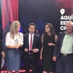 Macarena Pizarro Instagram - Todo comenzó en el 2017 con el programa Aquí está Chile, luego vinieron cientos de coberturas especiales, estallido, pandemia, elecciones miles, debates y guerra… Gracias @cnnchile por todo lo aprendido y por las amistades ganadas!!! Nos seguiremos viendo en los pasillos de Machasa. @daniel_m_t @monicarincon2017 @burgos.matilde @viviencina @superkofy @boige_86 y tantos tantos más!!!! CHV Machasa