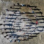Macarena Pizarro Instagram - No puede haber una mejor forma de partir de año que esta, rodeada del mejor grupo del mundo mundial, en el camping de primos de Los Felices del Mar. Les deseo un gran 2024 a todos 🤍 📷 @fotosaereas