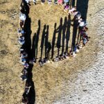 Macarena Pizarro Instagram - No puede haber una mejor forma de partir de año que esta, rodeada del mejor grupo del mundo mundial, en el camping de primos de Los Felices del Mar. Les deseo un gran 2024 a todos 🤍 📷 @fotosaereas