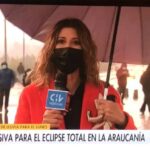Macarena Pizarro Instagram - Despachando bajo la lluvia... con la esperanza de que el lunes esté despejado!!! #eclipsetotaldesol Villarrica Araucanía