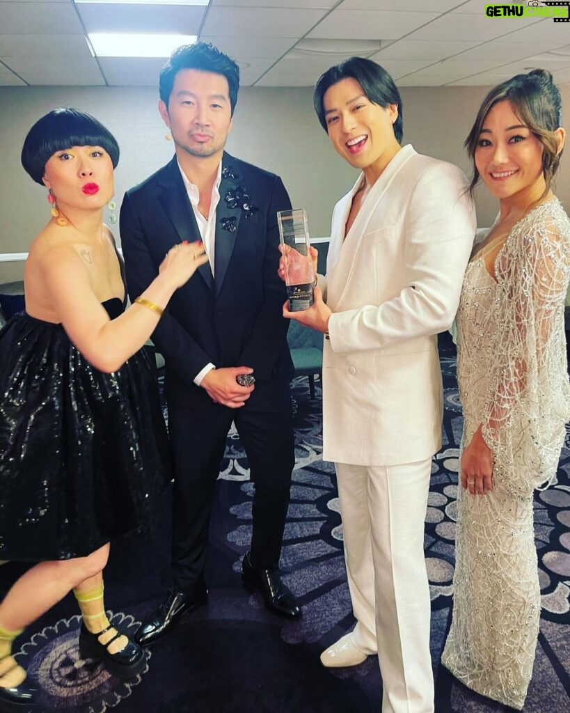 Mackenyu Instagram - It was a pleasure being honored with the “Global Groundbreaker” award at the @unforgettablegala 🇺🇸 Thank you @character.media @asialab.kr