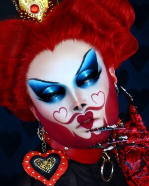 Madame Madness Instagram - 𝙏𝙃𝙀 𝙌𝙐𝙀𝙀𝙉 𝙊𝙁 𝙃𝙀𝘼𝙍𝙏𝙎 ♥ 🖤

Everything made by yours truly
📸 @missvanitylove.
. 
.
.
.
#drag #pride #dragqueen #dragrace #RPDR #dragraceholland
#transformationtuesday #cute #dragmakeup #mua #makeup #love #instagood #instamood #instadrag #photooftheday #tbt #beautiful #happy #fashion #ootd #fun #igers #amazing #beauty #gay #gayguy