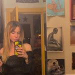 Maddie Phillips Instagram - the feminine urge to solely exist in the realm of bare feet, Bob Dylan anecdotes, hand made hand-me downs and Elis Regina 🚪 Manhattan, New York