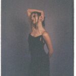 Maddie Ziegler Instagram - 🖤my moms dress when she was younger