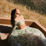 Maddie Ziegler Instagram - the continued story with @cosmopolitan 🧚🏼‍♀️