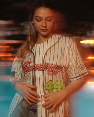 Madelyn Cline Instagram - Officially a Tommy girl 🦋

@tommyhilfiger 
#TommyHilfiger 
#TommyxMercedesxAMGF1xAwakeNY