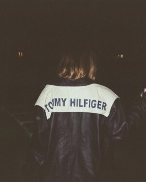 Madelyn Cline Instagram - Officially a Tommy girl 🦋

@tommyhilfiger 
#TommyHilfiger 
#TommyxMercedesxAMGF1xAwakeNY