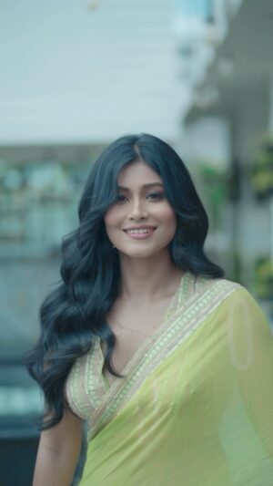 Madhurima Basak Instagram - BRB, currently obsessing over our Nishigandha! 🫠❤️ 

@madhurimabasak9 

#LadyQueenGentsParlour directed by @sagnikchat Streaming Now only on #Addatimes, subscribe now!

#AddaEkhonJomJomat #Addatimes2023 #adda #NewSeries