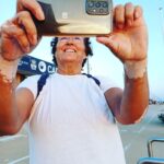 Mafalda Matos Instagram - "Os tempos estão fortes" "O mercúrio retrógrado começou, ai!" E mais... É verdade. Quem daqui não sente que está tudo intenso e rápido? A vida está com pressa para te ver no teu próximo estágio de evolução. As relações mostram-nos o que precisamos de curar e o onde já não faz sentido ficar. Amor próprio e ferramentas de comunicação deveriam ser temas abordar todos os anos lectivos de todas escolas do mundo. Empatia... conexão... 1 Amor 2 Amizade 3 Consciência Podia estar aqui a noite toda a falar disto. Fica o desafio para quem ressoar com o tema e quiser um podcast ou um directo comigo. A combinar para a próxima semana. Se não, faco-o com a minha mãe. A minha querida companheira dos últimos dias 💗 Sopas e Sossego Como um padre dizia... "Só avança quem descansa " título de um grande livro by the way..