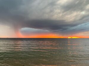 Magda Szubanski Instagram - Oh wow!! Incredible sunset and lightning over the bay 
🌅 🌩⛈ Hey @wendysharpeart they remind me of the colours you used in my portrait!!