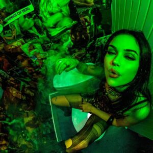 Maggie Lindemann Instagram - MY ALBUM SUCKERPUNCH COMES OUT SEPTEMBER 16th! pre-save/pre-add link in my bio 🖤📟+ tickets go on sale for the SUCKERPUNCH pop up shows friday at 10am pt on maggielindemann.com with vinyl<3