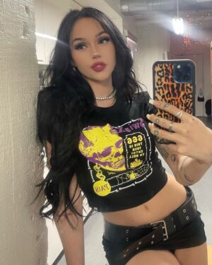Maggie Lindemann Instagram - new @swixxz just dropped 🖤 u already knoow swixxz.com