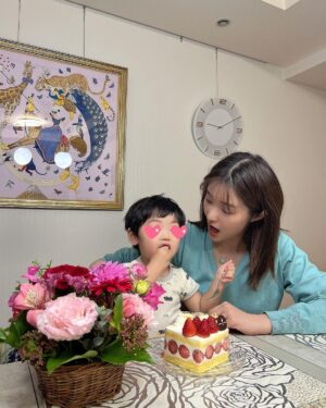 Mai Hakase Instagram - 先日は私の誕生日でした🥰❤️
その日は母も来てくれて一緒に食事できました😊自分が母になると、自分の誕生日は母に感謝する日だなぁと改めて思うようになりました🥺✨家族や周りの人に感謝してすごしていきたいです☺️
