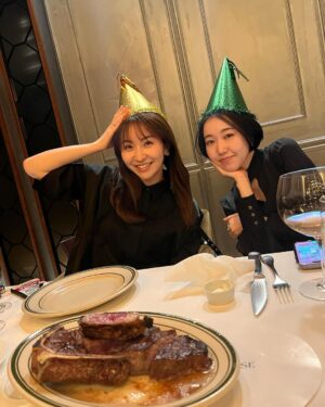 Mai Hakase Instagram - 息子が2歳になりました🥰❤️
最近はバイキンマンがお友達でどこ行くにも一緒です😹
苺ケーキのろうそくをフーフーして消そうとしてる姿が可愛すぎました😹大好きな人たちに囲まれて嬉しそうな息子でした🥰
日々愛おしく、幸せをくれる息子に感謝❤️

#happy2ndbirthday #2歳男の子
#happybirthday