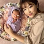 Mai Hakase Instagram - ニューボーンフォト、とても良い記念になりました👼💕 @cherie_newbornphoto さんありがとうございました☺️❣️ #newbornphoto #ニューボーンフォト