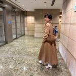 Maki Tamaru Instagram - 操作ミスで、記事が消えてしまい💦 コメントもいただいていたのにすみません🙇‍♀️ もう一度投稿しました😭🙏 今年の元旦は 家族で自転車🚲に乗って 神社へ🙏 そして、神社から、帰宅したら @wako_world ちゃんからのギフト🎁が ドアノブに。🙏 ♡✨♪ 夜は　親友ファミリーと みんなで晩御飯へ！ 恐竜兄弟🦕🦖達　調べたい事があるから、iPadもっていく なんて言い出し 許可したら 全然、調べ事なんてやっていない ただただゲームかYouTube 💢 騙された😩 、、、、😱 もう絶対レストランに iPadは持っていかせない💢。 そして次の日は早起きして 朝一✈️ 旭川へ 空港にあるお気に入りの食事処で 朝ごはん🍚が食べたかったので、少し 早めに空港へ向かい　🚗💨 そんなこんなのお正月から 気がつけば、もう1月中旬に💦 はやっ！(￣▽￣;) そして、先日の原宿に続き 今日は用事があって、久しぶりの渋谷エリアに 若かり頃、かなりの頻度でお邪魔していた渋谷の街。 今はがらりと変わり 新しいお店がたくさんできていました 渋谷区役所近くのレンタルカートやさん。 🦖次男恐竜が興味津々で目を輝かせて見ていたら 「のってもいいよー」と少し座らせていただきました！ 優しーーー🙏🥺 みんな優しいお兄さんで☺️ しかも、お菓子までいただいて ご機嫌マックスの次男🦖。 運転免許とったら、一番最初に こちらのお店に来て、カートに乗る！と今からはりきっている。 久しぶりの渋谷も楽しかった。 #渋谷