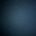 Maki Tamaru Instagram - 昨日の東京は 雷が鳴ったかと思ったら 雪が降ったりと なかなか凍える一夜でした。 いただいていたご質問を 少しずつ お戻しして行けたらと思います🙏。 大好きな雪の空間にいる時は 朝から夜までじっくりと景色を 味わいながら 大切に時間を楽しみます。 夜はランプを持って 溢れおちて来そうな 星空をながめながら 恐竜兄弟と夜散歩。 私は昔からなぜか 雪景色や、海の地平線などを見ている時間が 脳と心のデトックスできるようで とても大切な時間でもあります。 🦖🦕たちと みんなで夜散歩をしていたら 素敵なレストランを発見。 早速、次の日に予約を取って、お邪魔しました あたたかなおもてなし、美味しいお料理 素敵な出会いに感謝🙏 ご質問をいただいていたロッジは 東桜岡というエリアにある @norheim_sakuraoka です。 シャレーから、夜のお散歩をしているときに 偶然見つけた、かわいい山小屋のような レストラン @goodlife_sakuraoka は こちらのロッジの方が 経営されているそうで とてもセンスの良い素敵なレストランと ロッジでした。 ご質問をいただいていた ダウンジャケットは @moorer_official です マイナス（−）以上を超える環境に存在してると ムーレダウンジャケットの 実力をものすごく実感、体感✨ 羽毛布団に包まれているみたいに 暖かくて気持ちが良く − 10度を超えた旭川時間に大活躍。 スキージャケットの下には 何を着ている？ と言うご質問を以前いただいておりました 私はUNIQLOの極暖ヒートテックの上に ユニクロのタートルセーターを着ています。 もっと言えば、下もUNIQLOヒートテックタイツでUNIQLOさまさま🙏 足元はスキー用のずれないタイプのソックス🧦 　（⛷️中、意外の時間は）ソックスの上から まるでこたつソックス または　カイロソックス でW防寒　 手元は⛷️中もまるでこたつソックスシリーズの レッグウォーマーを アームウォーマーとして使い 手首を守っています。 この年になり、冷えがいろんなところに影響する。。。 冷えがたまると 月のものがなかなか 激しく、（重い、、、） 確実に、若かりし頃とは変わりつつある気配。。。 (￣ー￣) 歳とはたたかえない、しかたない、、、。 てなことで 気をつけるしかない。。。 寒い場所にいる時は 出来るだけ首、手首、足首は特に 冷やさない様に気をつけるようになった４５歳