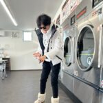 Maki Tamaru Instagram - 今日は寝坊してしまい😱 ホテルの朝ごはんに間に合わす🤪 朝一 マクドナルドへ！ 🚗💨 あさからグラコロ♡ からの〜〜 コインランドリーへ💪💃 お昼には間に合う様にゲレンデに向かおう⛷️ #コインランドリー #グラコロ #ゲレンデ #⛷️ #晴れ