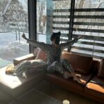 Maki Tamaru Instagram - 🎄Merry Christmas ！ 今朝、私は 少しゆっくりめに過ごしました。 今日は次男🦖のJr.バッチテスト 2級を目指す長男🦕のテストは年頭かな。。。？ なんであれ （去年落ちて、泣きまくって大変だった💦 まずはじっくりしっかり、楽しんで🙏） 私の父が学生時代 白馬　栂池でスキーライセンスをとったそうで 孫が同じ場所でスキーテストを頑張ってることが 嬉しい様子 恐竜兄弟少しずつ 楽しみながら頑張りましょう。 今から　クリスマスソングを ガンガンにかけて 🚗移動💨♪♪♪^ - ^ 2023年も、残すところあと少し 一日一日を大切に かみしめながらすごそう。