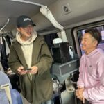 Maki Tamaru Instagram - 今日は朝から原宿、青山でロケ　📸 寒い冬ロケも、楽しくて、元気な皆さんと 一緒だったら 心はあったかい　♪♪♪♪♪♪ 今日はお気に入りのブルーのフカフカ @maxmara アウターで❤️ #撮影 #原宿 #青山 #私服