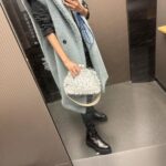 Maki Tamaru Instagram - 今日は朝から原宿、青山でロケ　📸 寒い冬ロケも、楽しくて、元気な皆さんと 一緒だったら 心はあったかい　♪♪♪♪♪♪ 今日はお気に入りのブルーのフカフカ @maxmara アウターで❤️ #撮影 #原宿 #青山 #私服