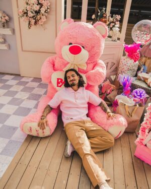 Maluma Instagram - 💘 BABY SHOWER DE PARIS 💘
Comenzó la cuenta regresiva 😬
