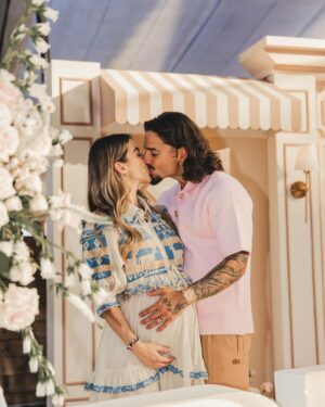 Maluma Instagram - 💘 BABY SHOWER DE PARIS 💘
Comenzó la cuenta regresiva 😬