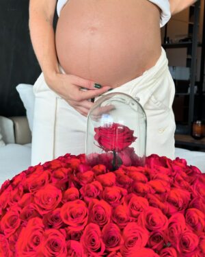 Maluma Instagram - ♥️ HAPPY VALENTINES ♥️
- Hoy le empaco el otro 🤣🤰🏼
