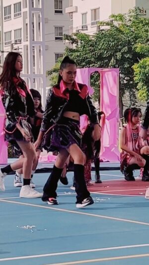 Manaswee Krittanookul Instagram - ชุด Cheerleader 
Design by Fairy 🩷🖤💜