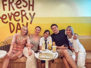 Manaswee Krittanookul Instagram - Love is all around Fairy ♥️we are family ♥️